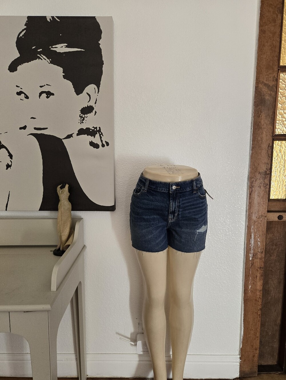 NWT Womens Old Navy Dark Blue Denim Shorts Classic Mid-Rise Boyfriend Size 14